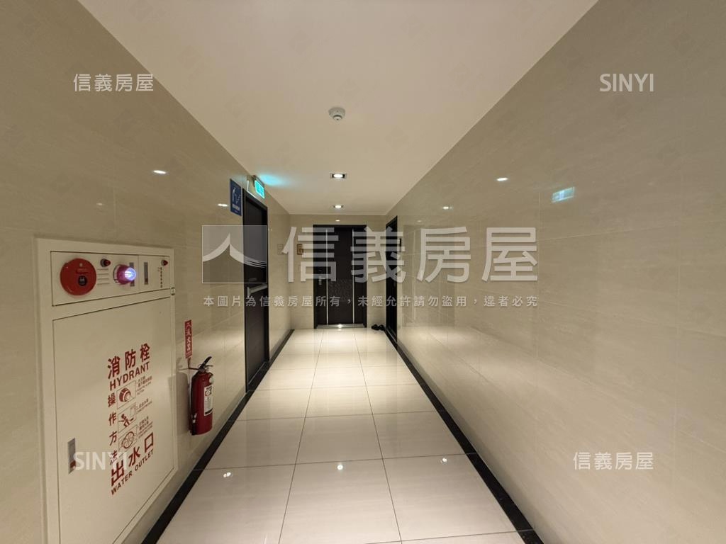 新天王豪景三房車位房屋室內格局與周邊環境