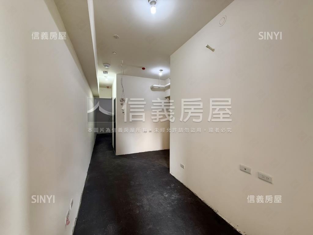 全新落成小資首選＋車位房屋室內格局與周邊環境