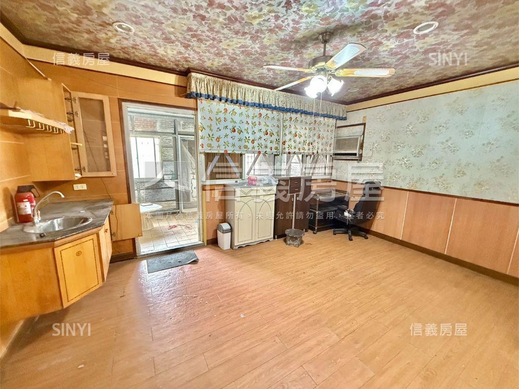 專任。廣豐上疊翡翠新都房屋室內格局與周邊環境
