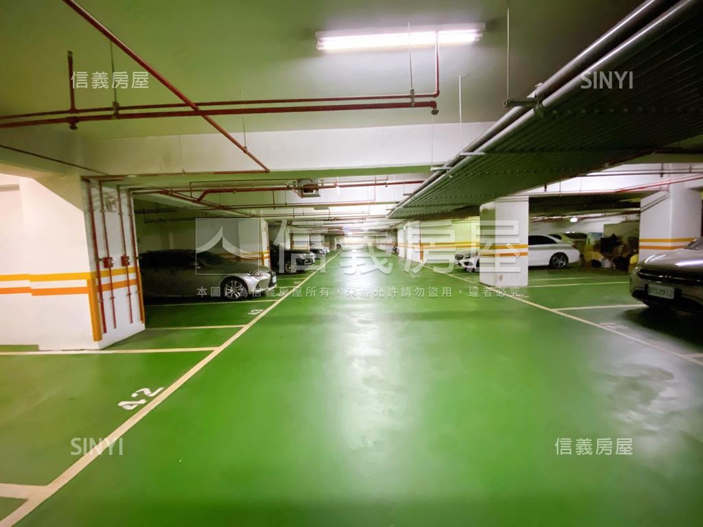 凱旋門明亮兩房車位房屋室內格局與周邊環境