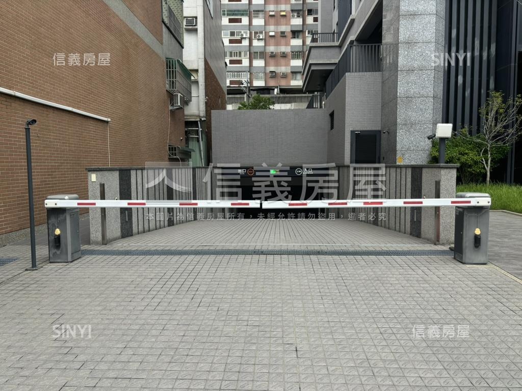 一中樂敘２房２衛雙平車位房屋室內格局與周邊環境