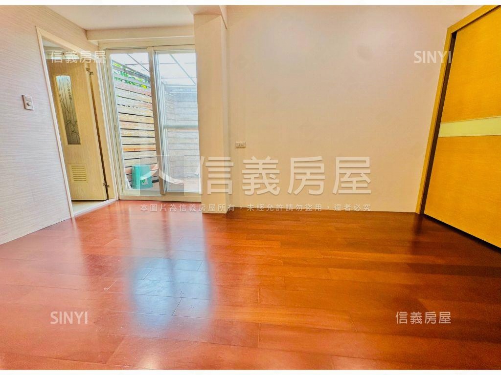 師大庭院一樓有車庫房屋室內格局與周邊環境