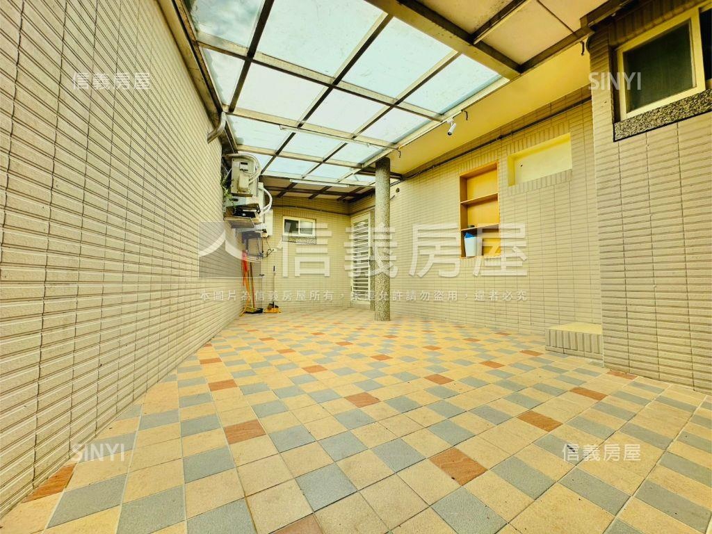 師大庭院一樓有車庫房屋室內格局與周邊環境