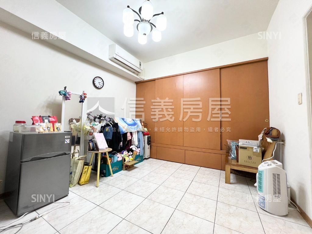 寶成稀有成家電梯兩房房屋室內格局與周邊環境
