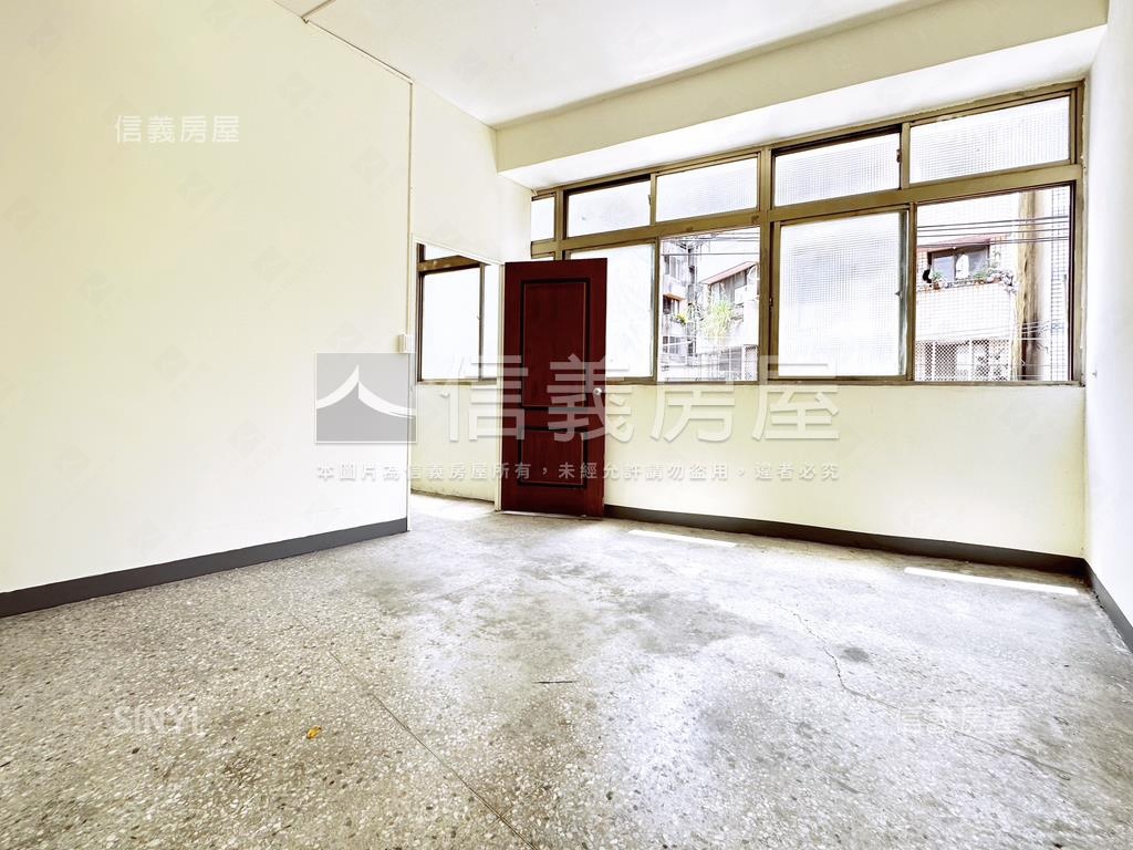 ［宜欣國小］邊間臨路透店房屋室內格局與周邊環境