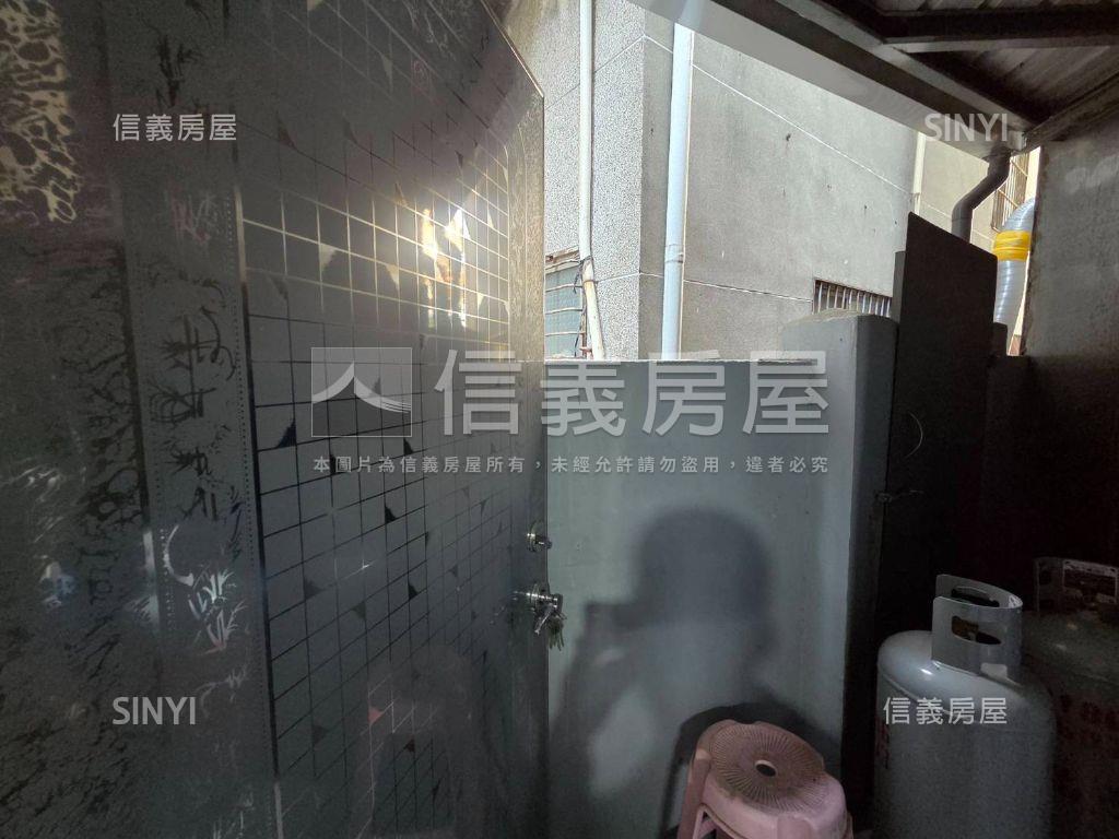 近大東正路吃市透店房屋室內格局與周邊環境