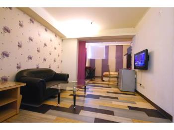 ＊逢甲電梯整層１２間套房