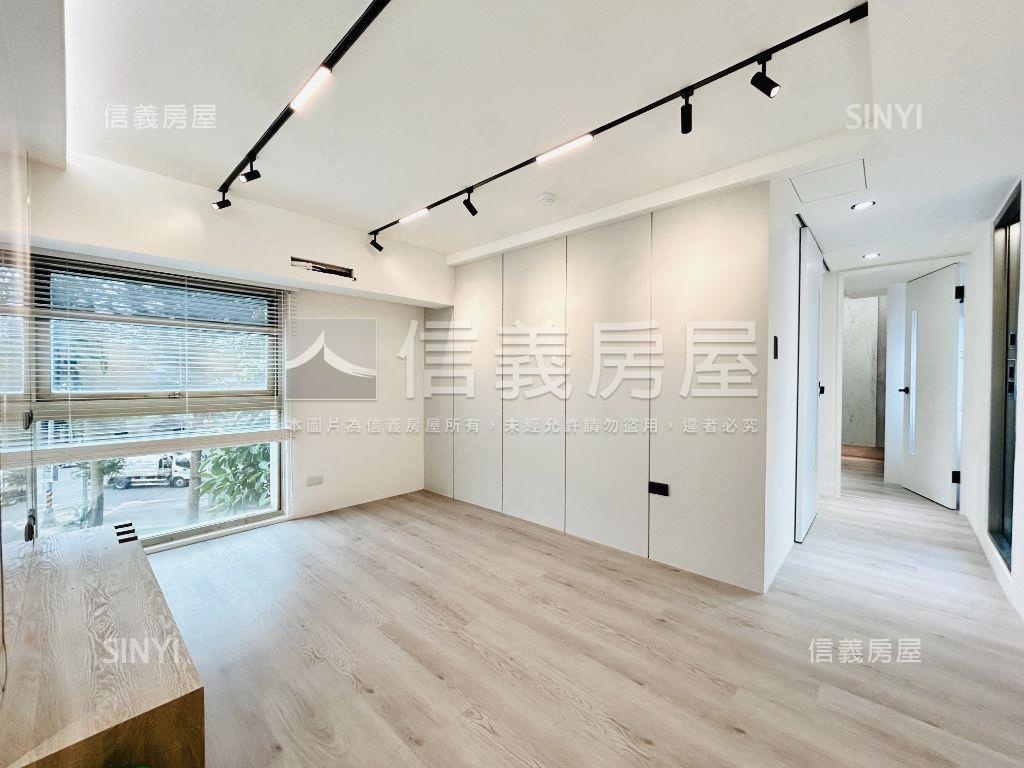 松江路邊間電梯兩房房屋室內格局與周邊環境