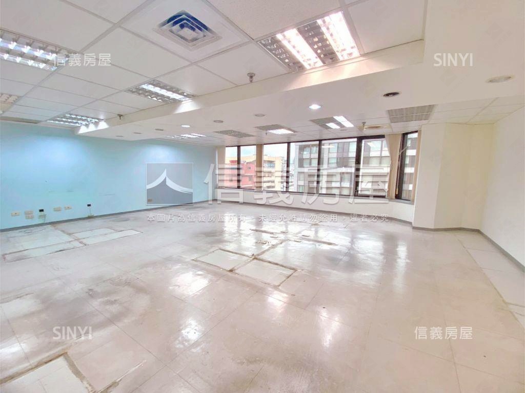 忠孝東捷運次高樓帷幕商辦房屋室內格局與周邊環境