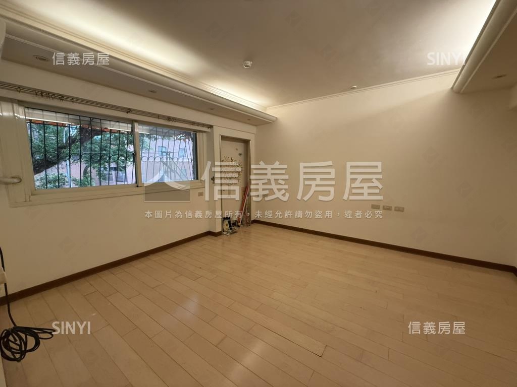 天母北路邊間大電梯房屋室內格局與周邊環境