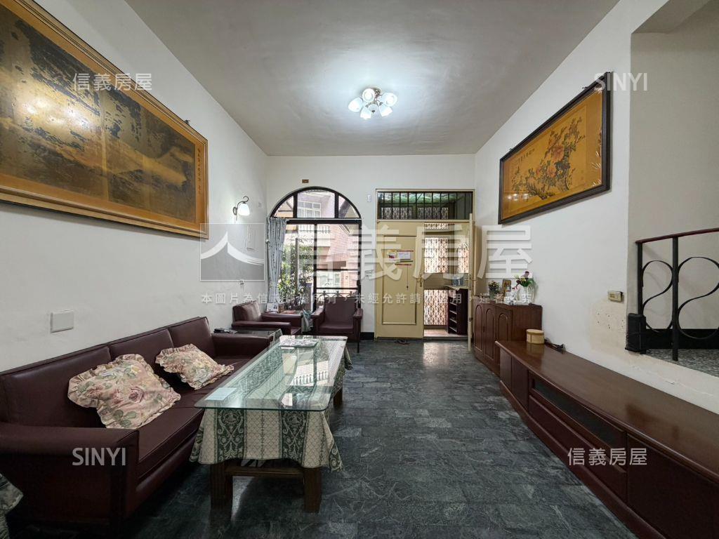 公道五路稀有美透天房屋室內格局與周邊環境