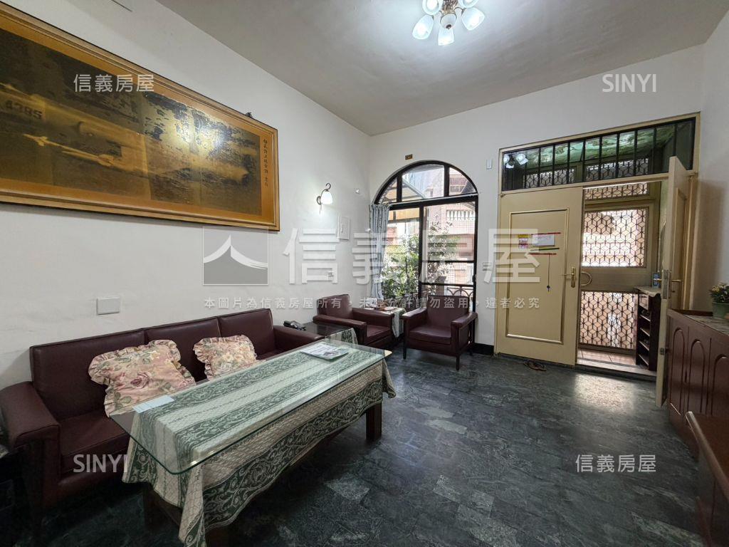 公道五路稀有美透天房屋室內格局與周邊環境