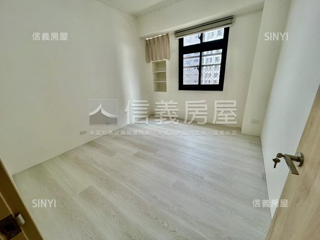 低總價重新裝潢大四房車位房屋室內格局與周邊環境