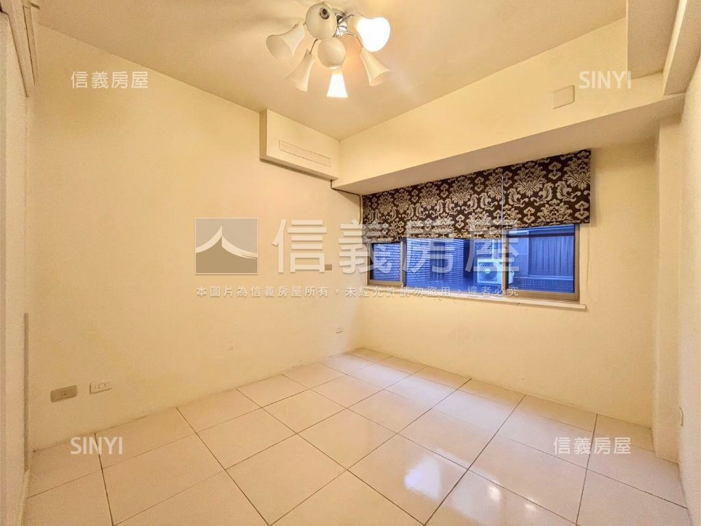 寶璽皇冠４房雙車位房屋室內格局與周邊環境