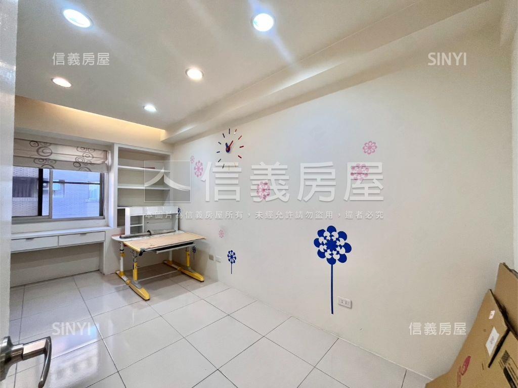 寶璽皇冠４房雙車位房屋室內格局與周邊環境