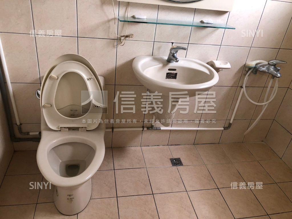 淡江大學旁的電梯華廈五套房屋室內格局與周邊環境