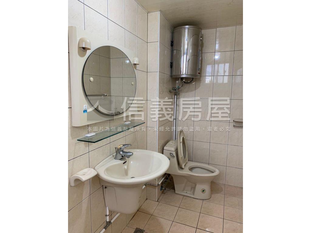 淡江大學旁的電梯華廈五套房屋室內格局與周邊環境