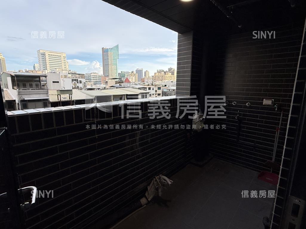時尚帝寶高樓成家兩房房屋室內格局與周邊環境