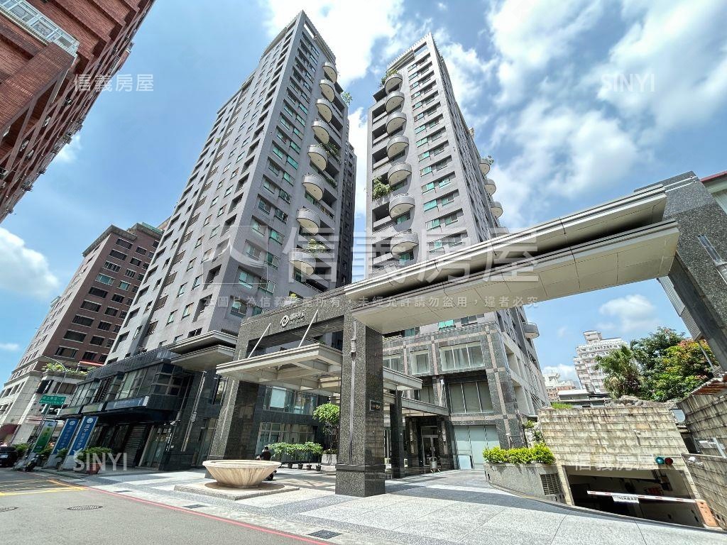 西區。雲頂四房有雙陽台房屋室內格局與周邊環境