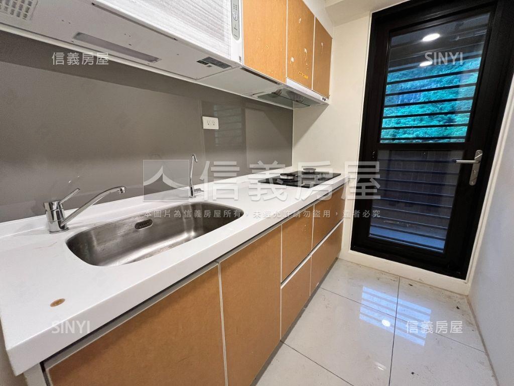 美麗山林面山景兩房車位房屋室內格局與周邊環境