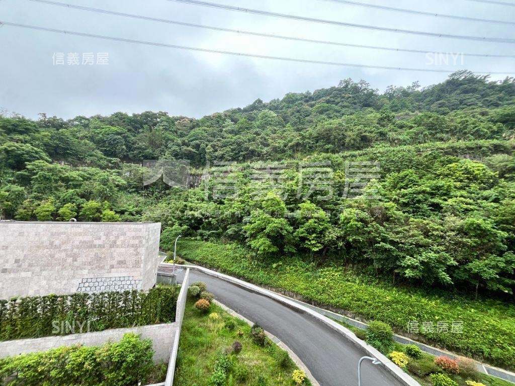 美麗山林面山景兩房車位房屋室內格局與周邊環境