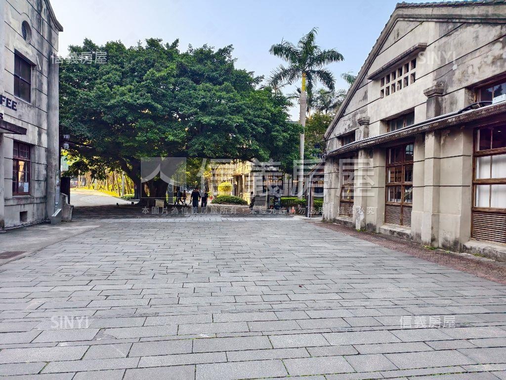 信義精萃松菸２房輕邸房屋室內格局與周邊環境