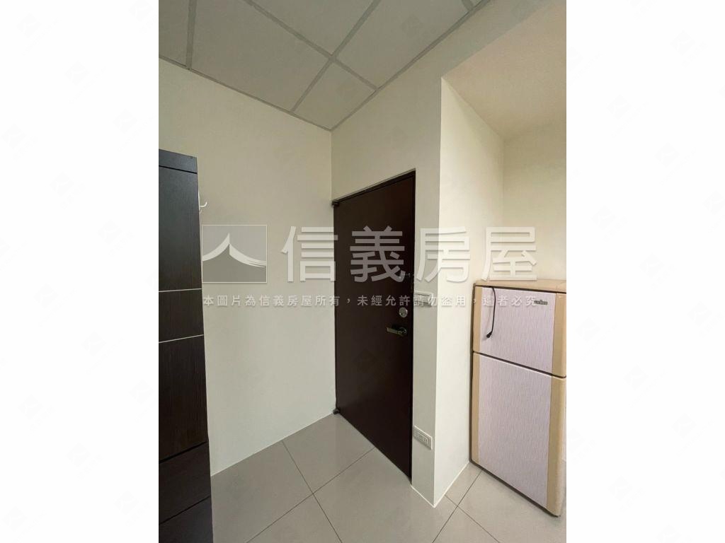 近文心中清捷運站收租套房房屋室內格局與周邊環境