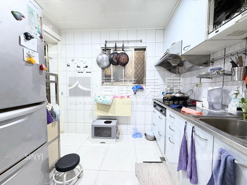 秀山年輕一樓大四房美寓房屋室內格局與周邊環境