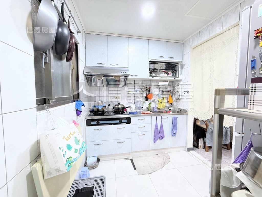 秀山年輕一樓大四房美寓房屋室內格局與周邊環境