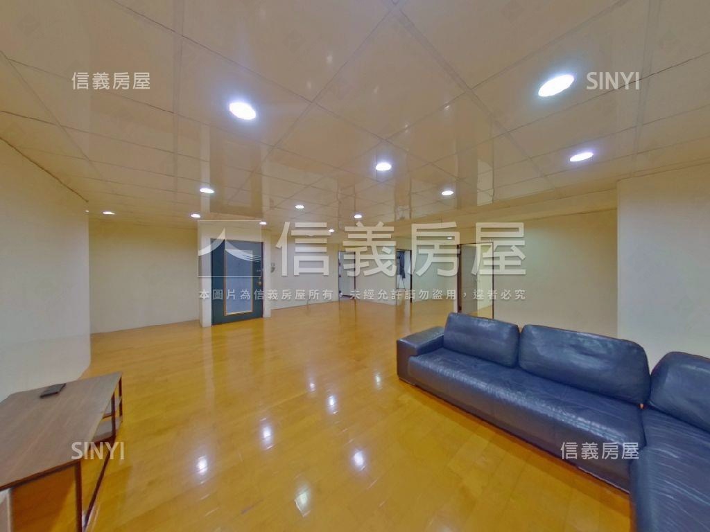 稀有英雄鎮優質店住含車位房屋室內格局與周邊環境