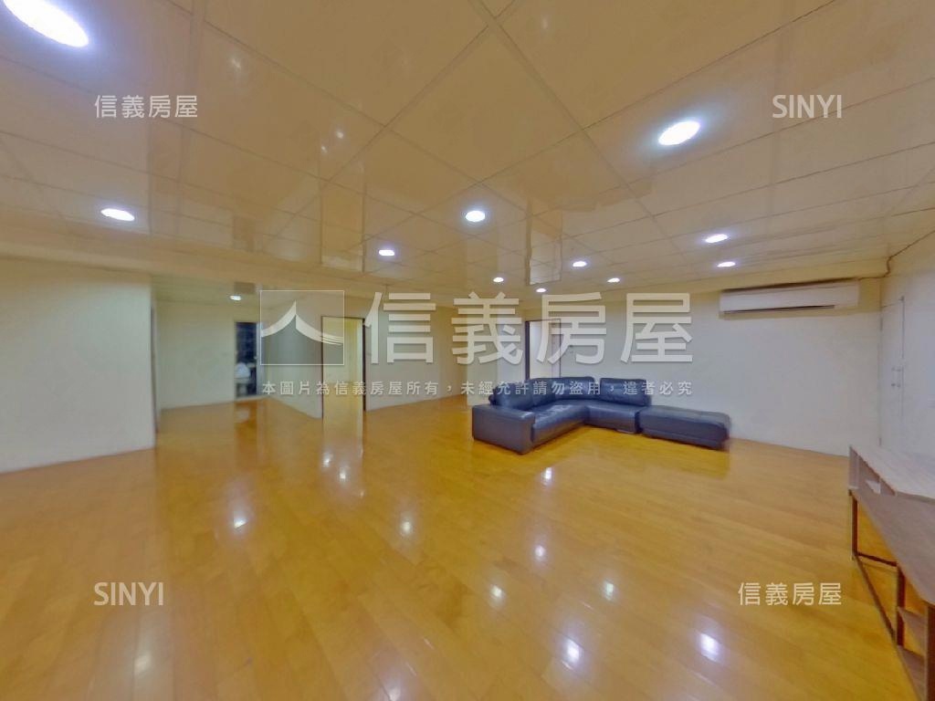 稀有英雄鎮優質店住含車位房屋室內格局與周邊環境