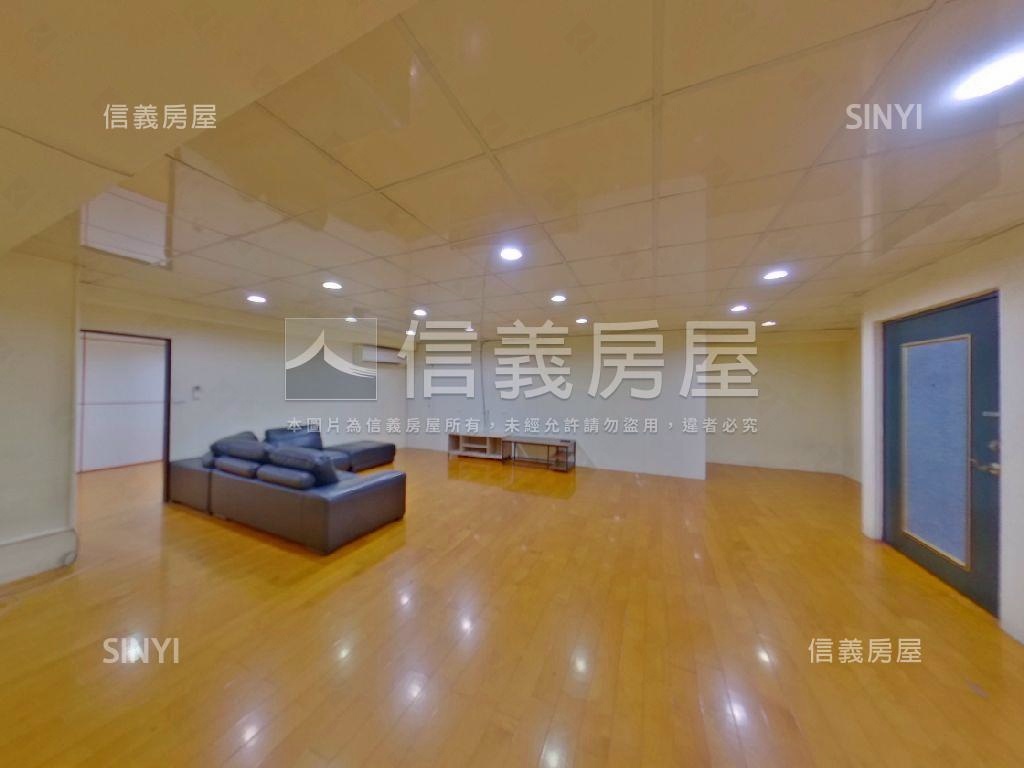 稀有英雄鎮優質店住含車位房屋室內格局與周邊環境