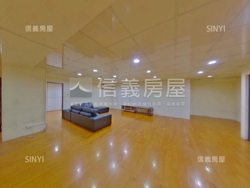 稀有英雄鎮優質店住含車位房屋室內格局與周邊環境