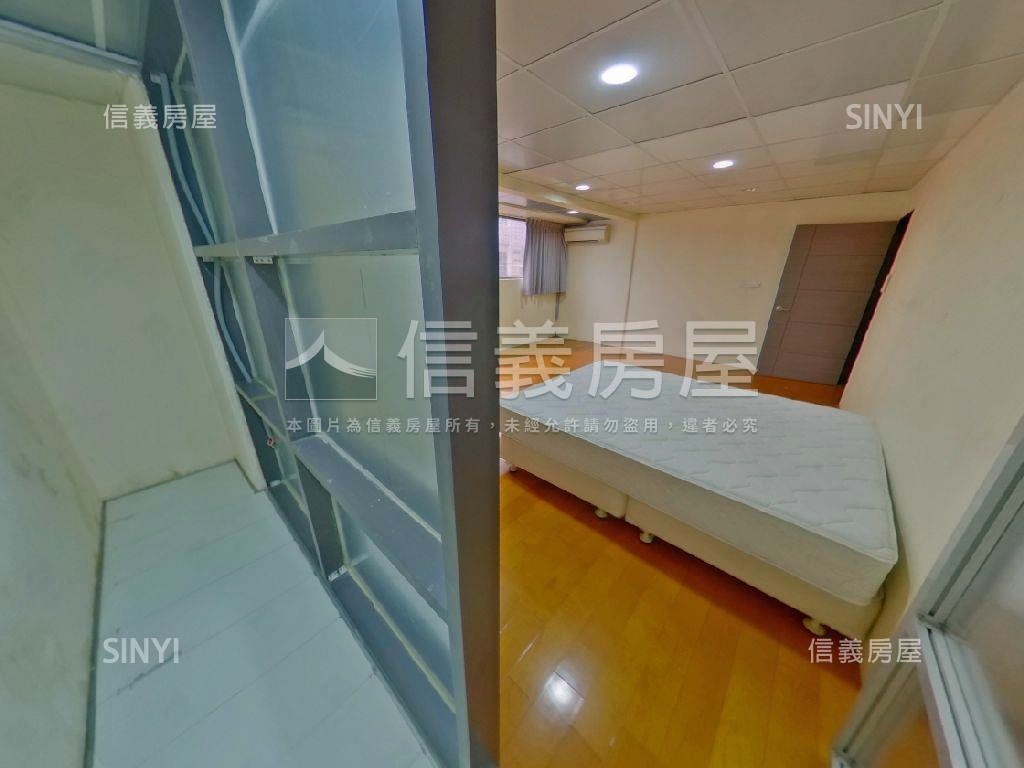 稀有英雄鎮優質店住含車位房屋室內格局與周邊環境