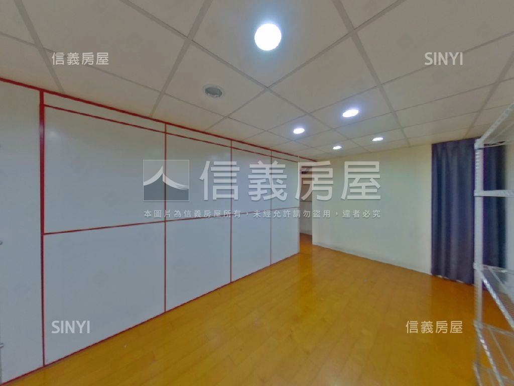 稀有英雄鎮優質店住含車位房屋室內格局與周邊環境