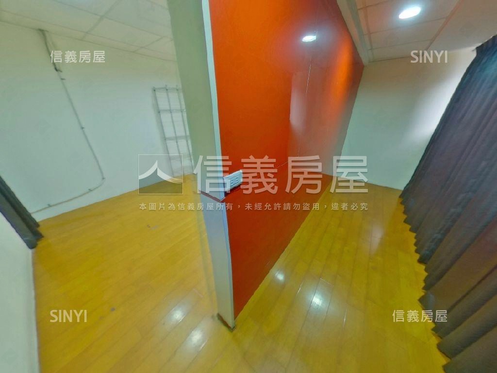 稀有英雄鎮優質店住含車位房屋室內格局與周邊環境