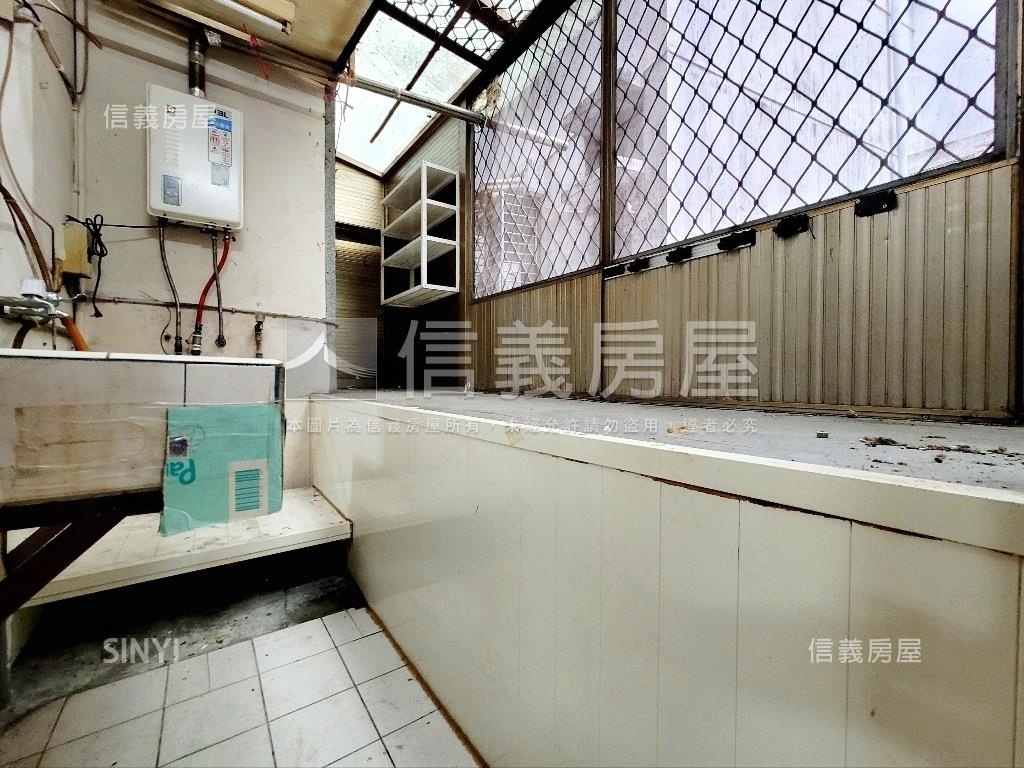 未來捷運萬大線３樓房屋室內格局與周邊環境