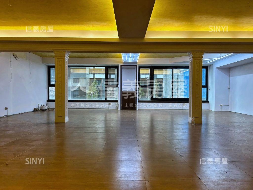 愛河畔大面寬金店面房屋室內格局與周邊環境