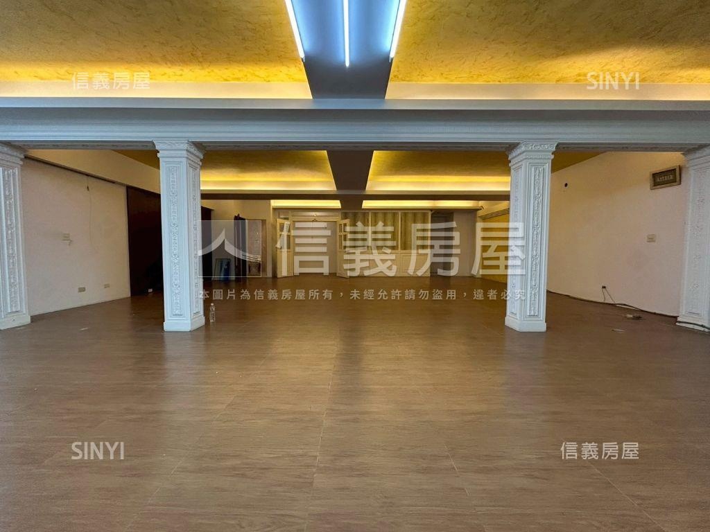 愛河畔大面寬金店面房屋室內格局與周邊環境
