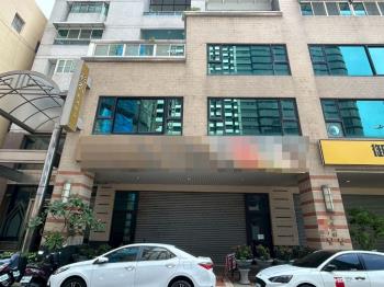 愛河畔大面寬金店面