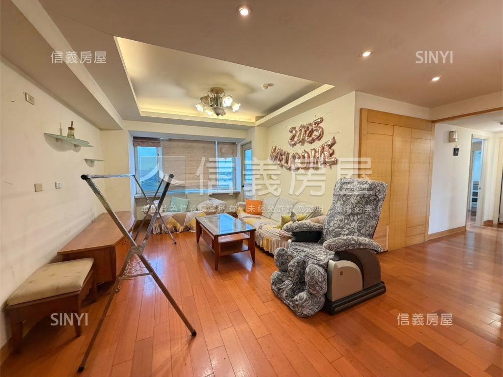 桃園居易四房車位房屋室內格局與周邊環境