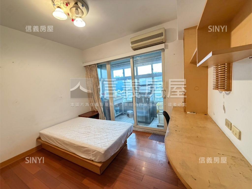 桃園居易四房車位房屋室內格局與周邊環境