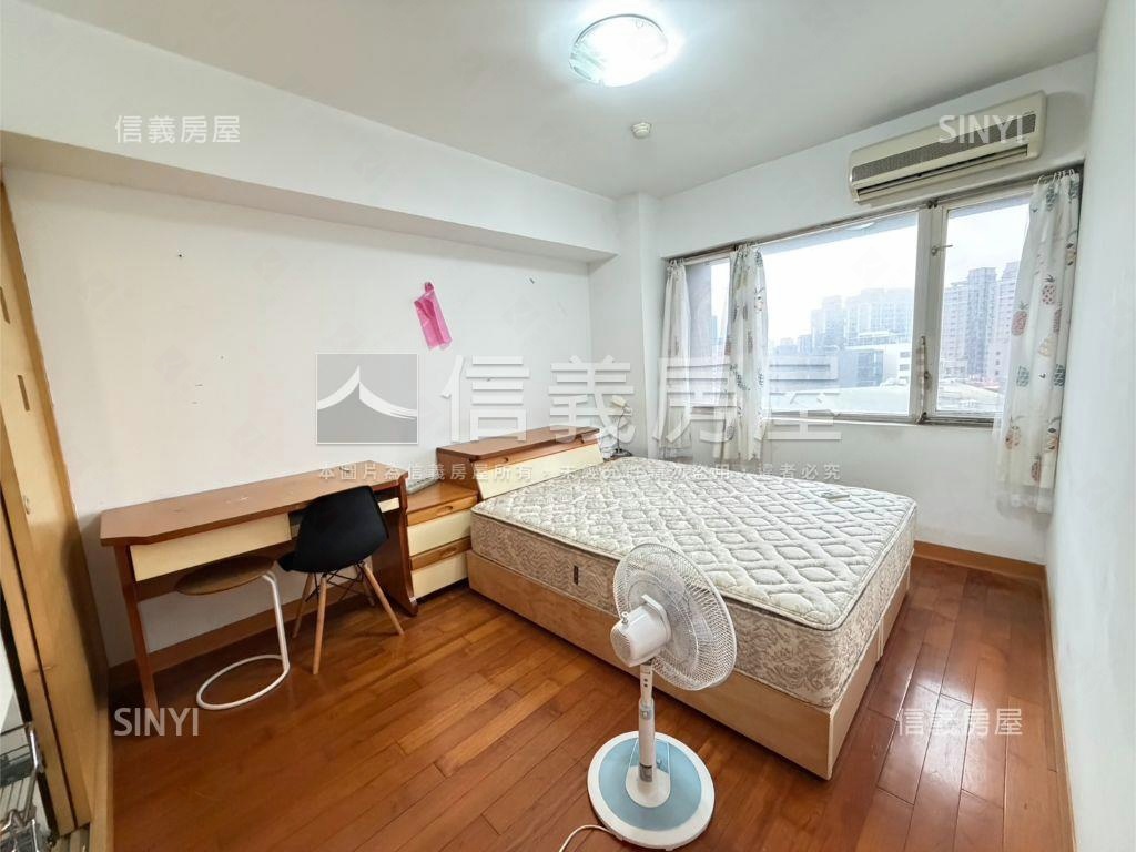 桃園居易四房車位房屋室內格局與周邊環境