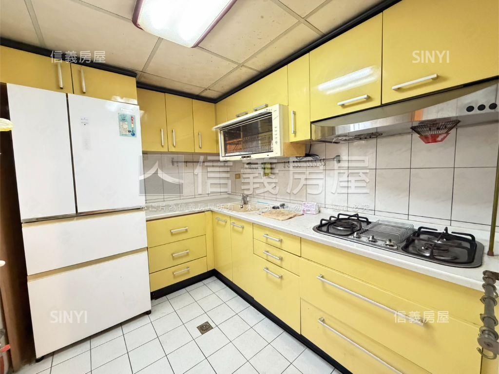 桃園居易四房車位房屋室內格局與周邊環境