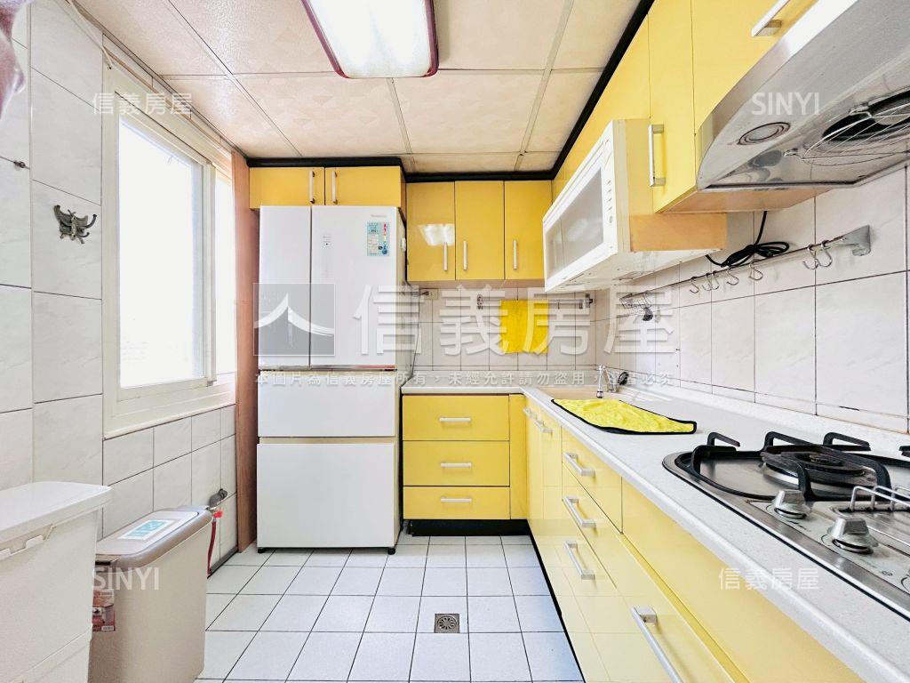 桃園居易四房車位房屋室內格局與周邊環境