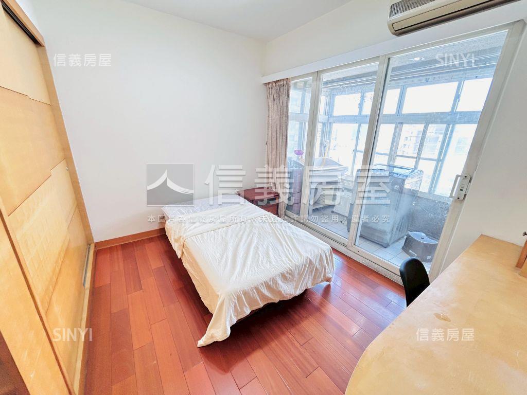 桃園居易四房車位房屋室內格局與周邊環境