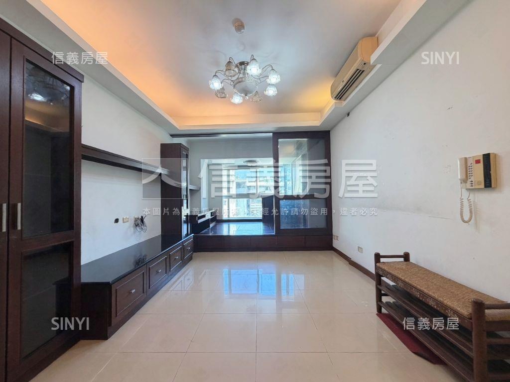 三多捷運美麗２＋１車位房屋室內格局與周邊環境