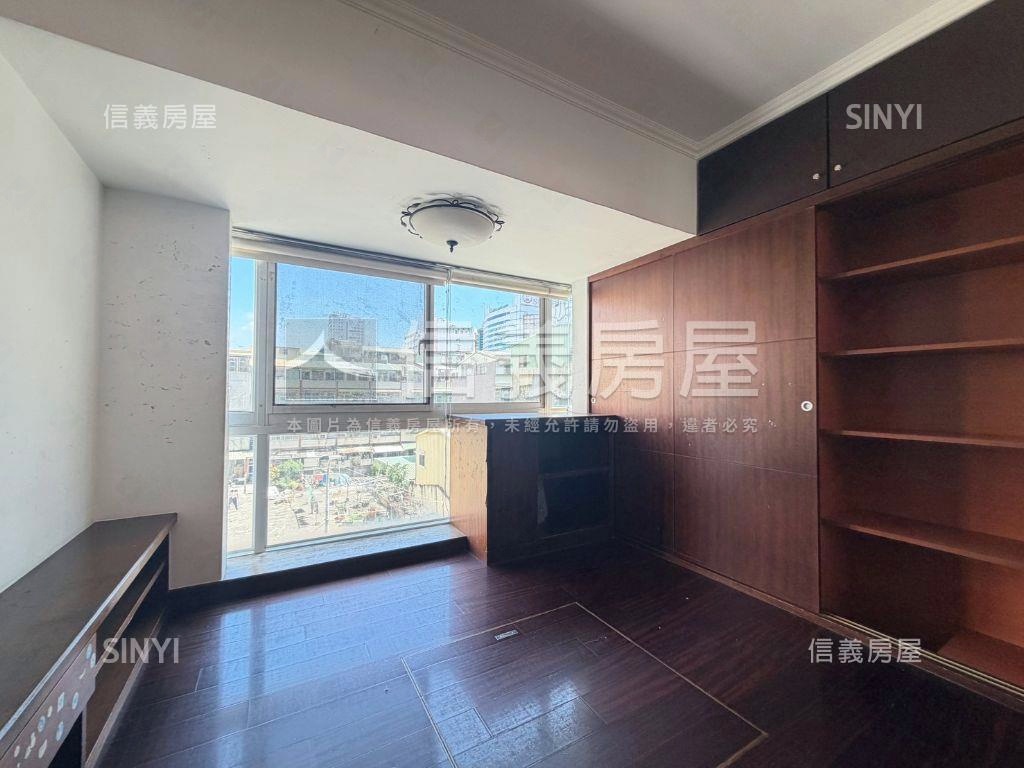 三多捷運美麗２＋１車位房屋室內格局與周邊環境