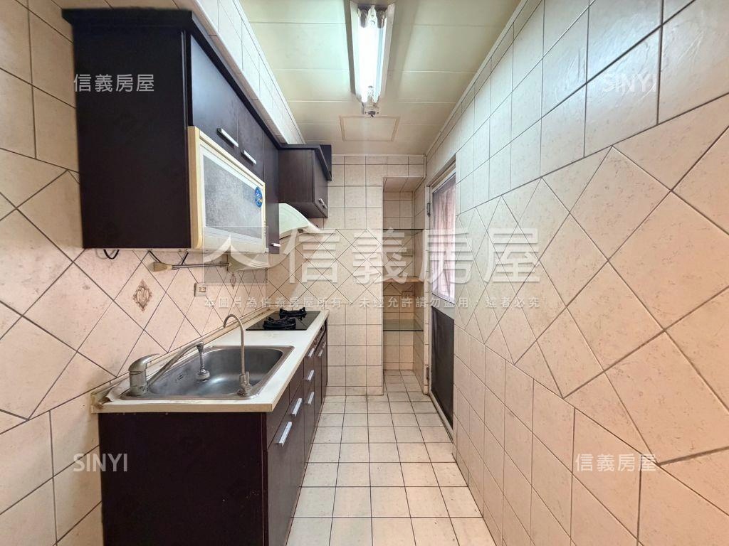 三多捷運美麗２＋１車位房屋室內格局與周邊環境