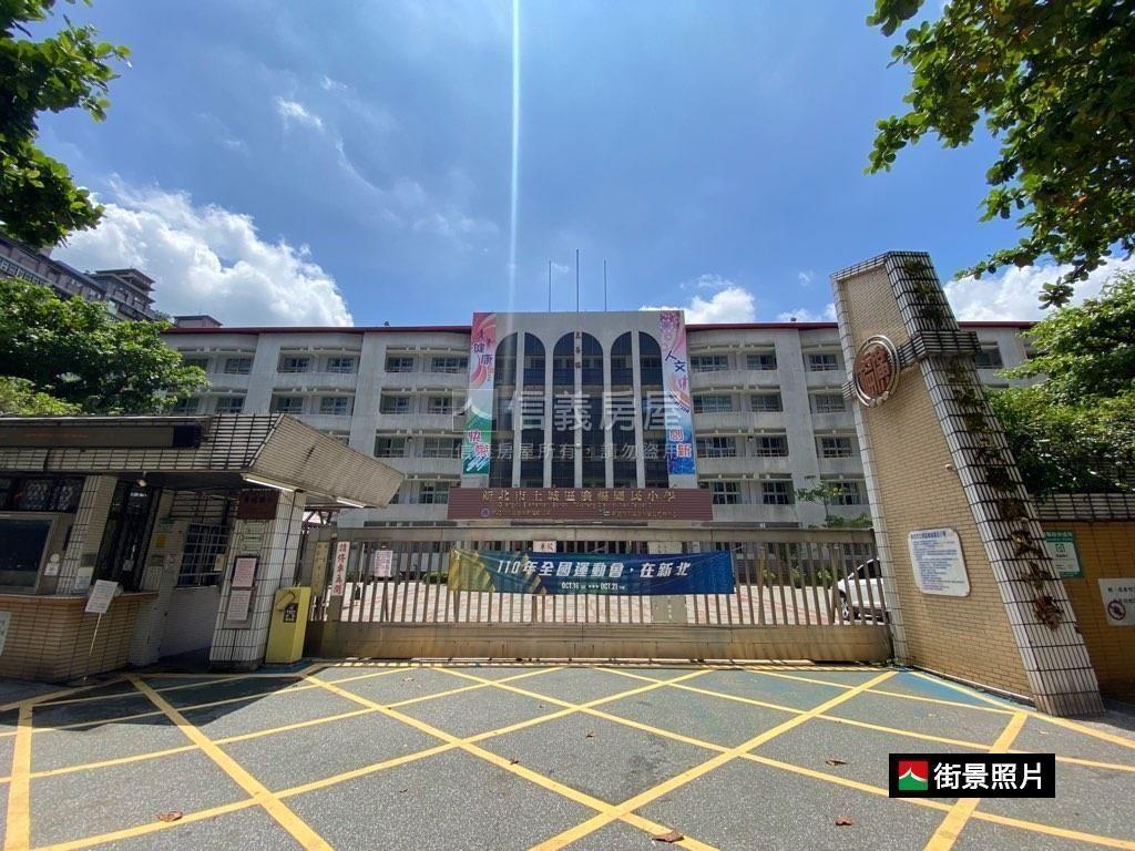 海山捷運站學享街電梯２房房屋室內格局與周邊環境